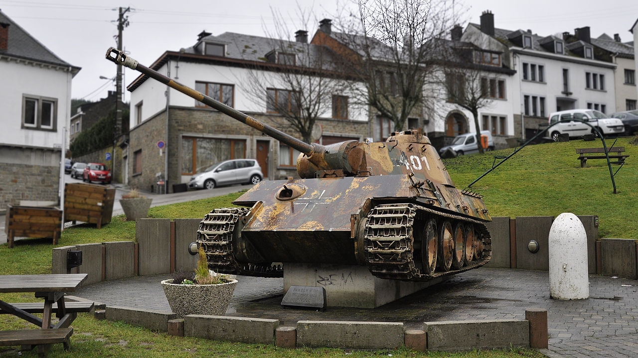 1280px-Houffalize_Panzer_V_Panther_7-01-2012_10-49-15.jpg