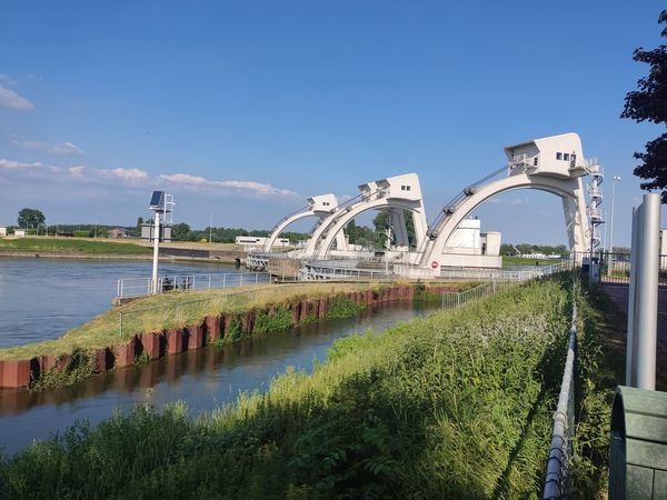 De stuw bij Hagesteijn