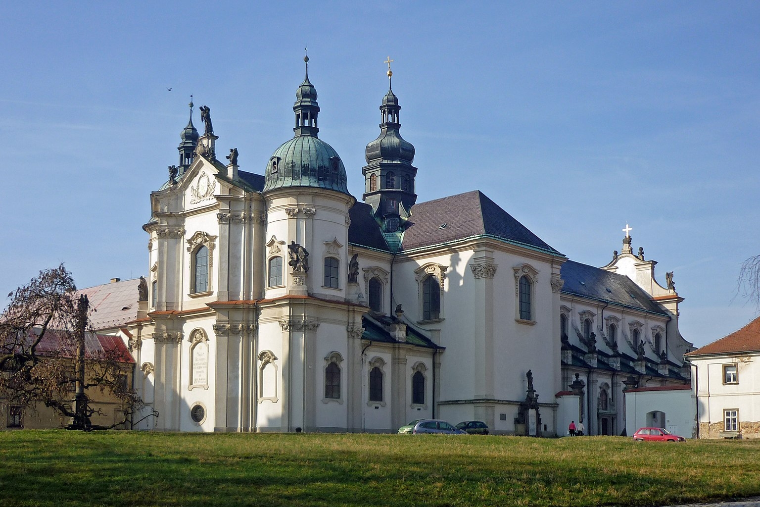1536px-Osek-Klosterkirche-.jpg